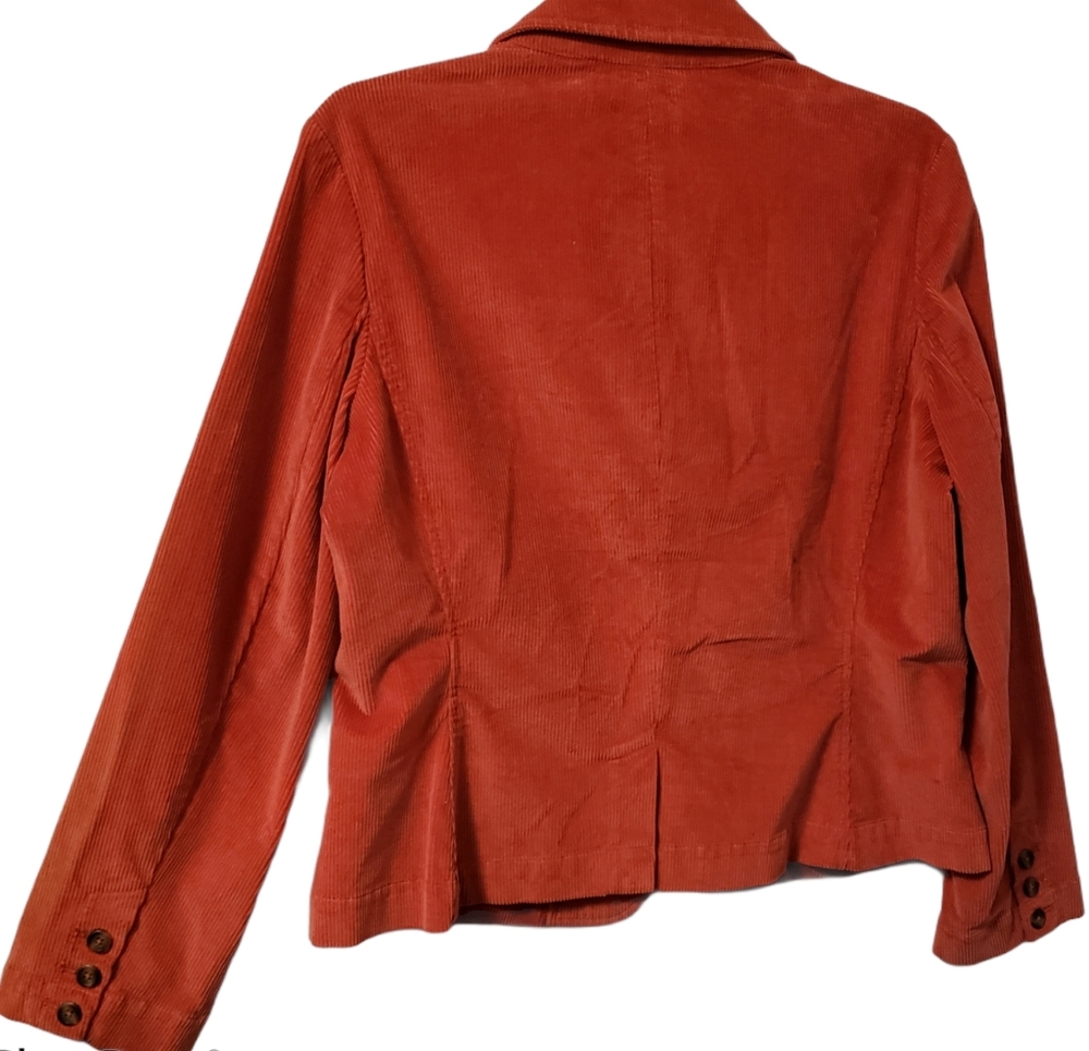 Talbot sz 12 rust-color corduroy jacket features a three button front closure. - Picture 2 of 4
